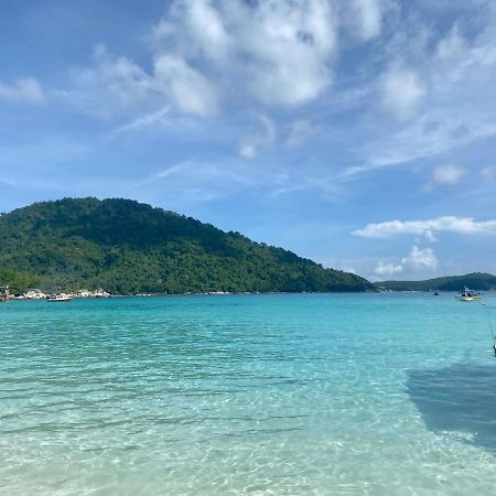 Nazza Homestay Besut With Swimming Pool Kampung Raja Eksteriør bilde