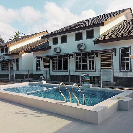 Nazza Homestay Besut With Swimming Pool Kampung Raja Eksteriør bilde