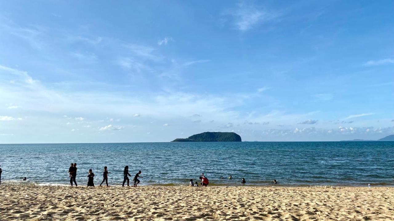 Nazza Homestay Besut With Swimming Pool Kampung Raja Eksteriør bilde