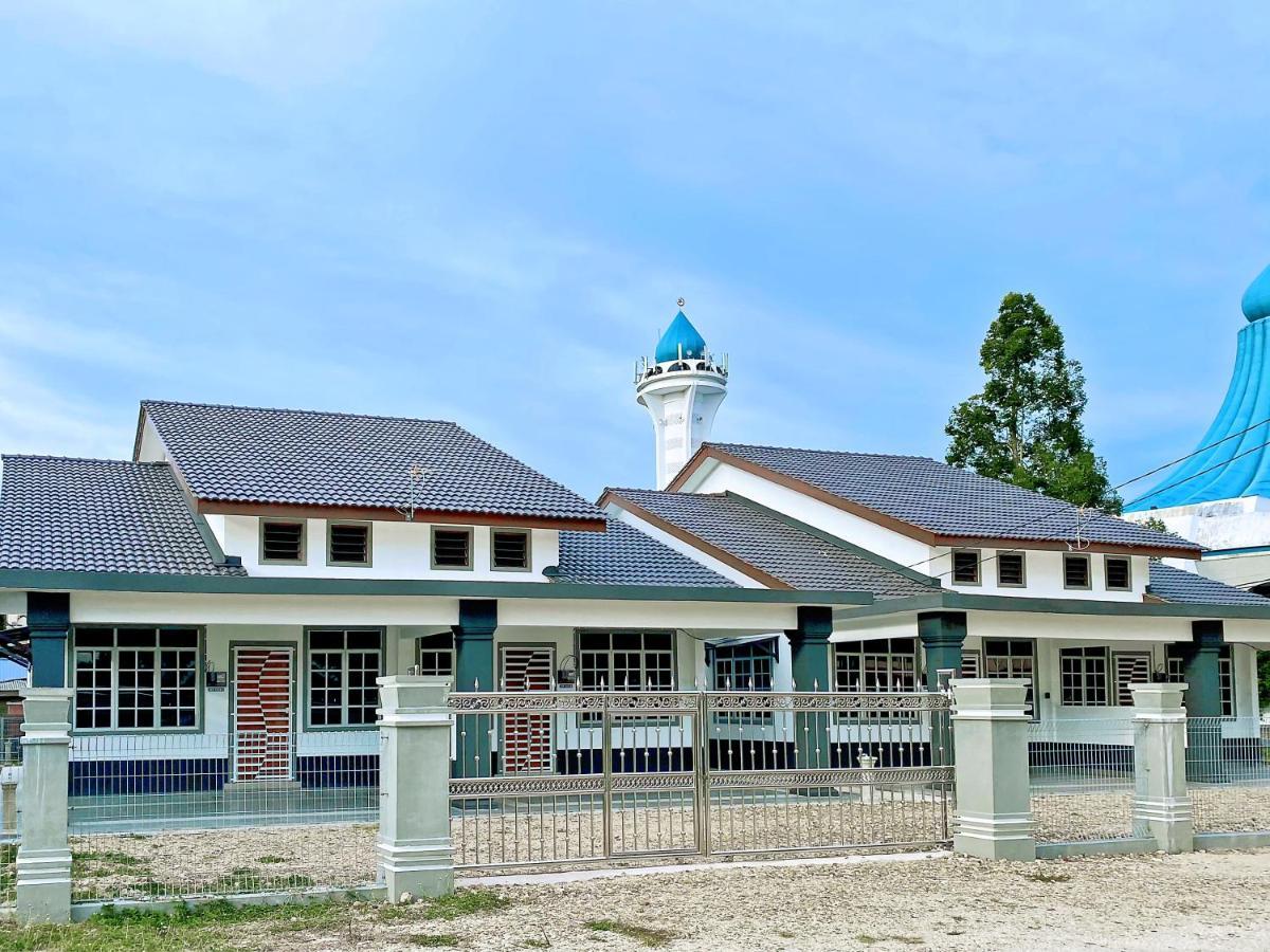 Nazza Homestay Besut With Swimming Pool Kampung Raja Eksteriør bilde